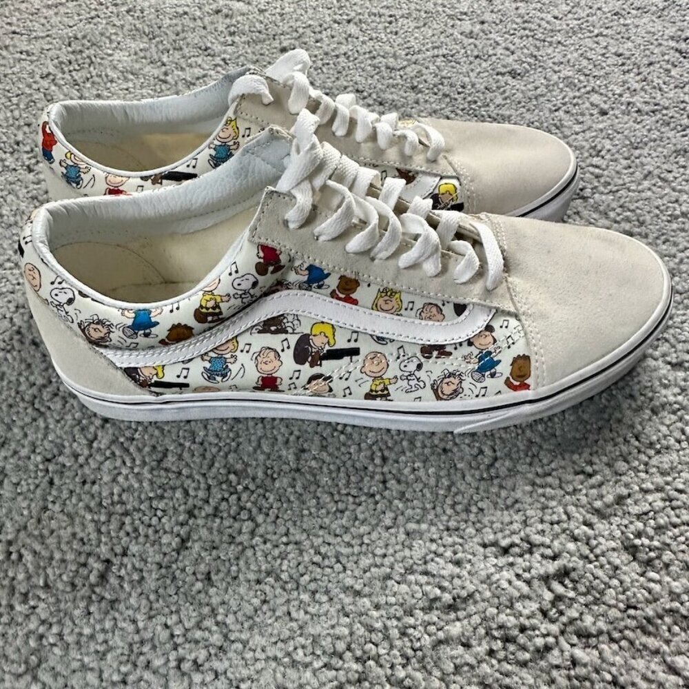 Vans x Peanuts Old Skool 'Snoopy' and Peanuts Sneakers - Size 10 - EUC Like New - Picture 2 of 11